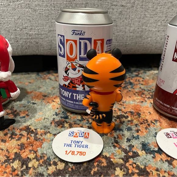 FUNKO SODA BUNDLE 
SANTA JACK 
HIM 
TONY THE TIGER
ALL COMMONS - Picture 6 of 9